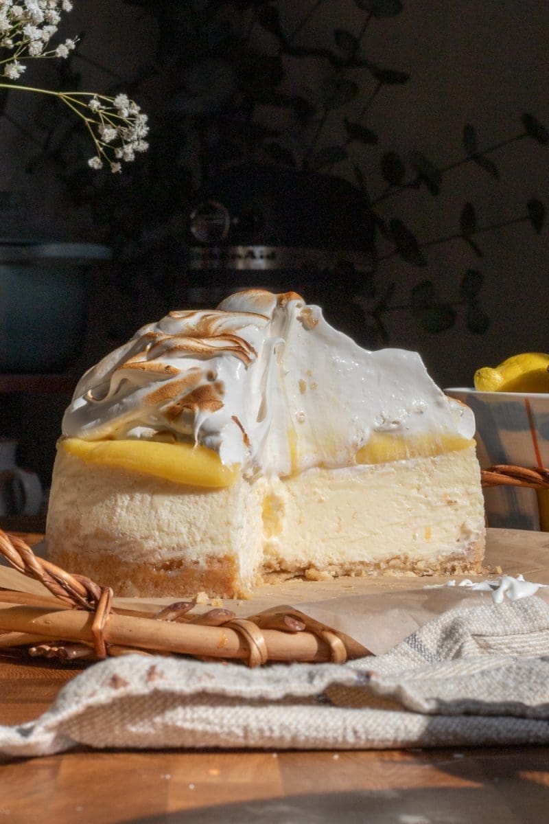 Cross-section of the lemon meringue cheesecake.