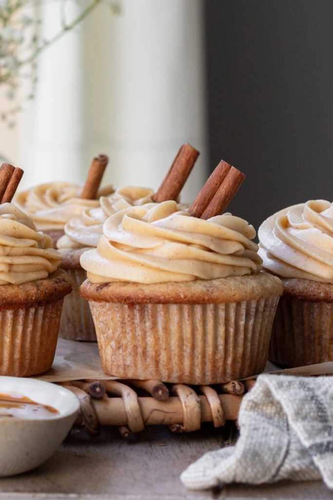 Close up of the chai dulce de leche cupcakes.