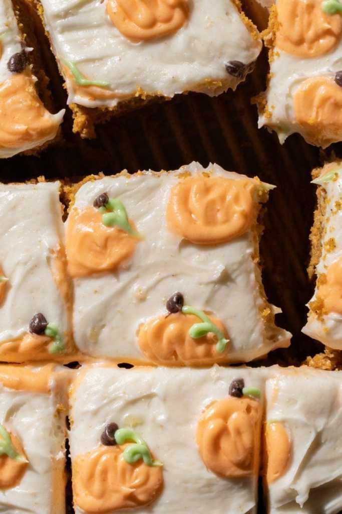 Close up of the top of the pumpkin spice sheet cake