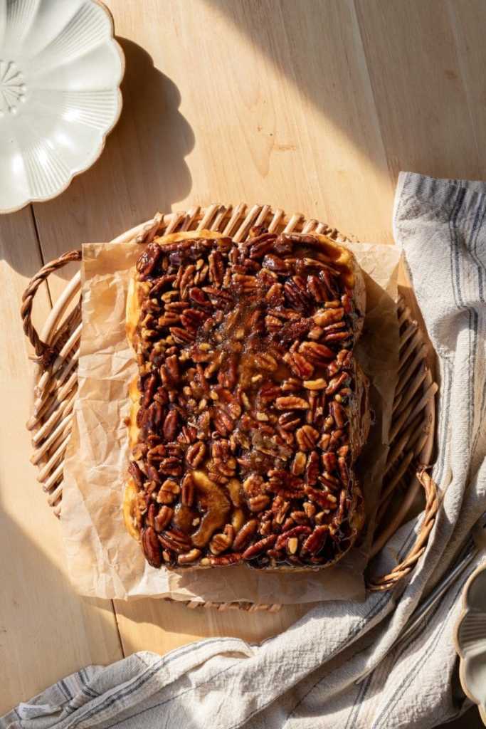 Overview of the small batch maple pecan sticky buns