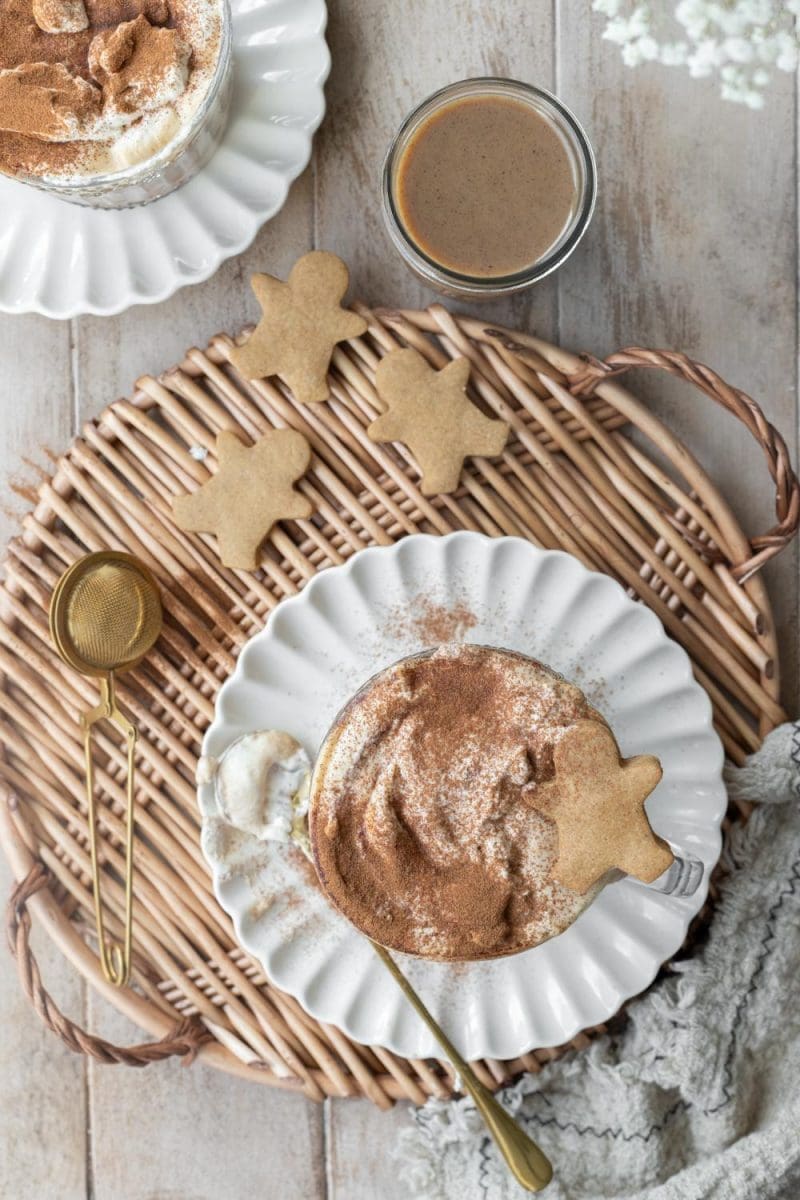 Top view of the gingerbread white mocha.