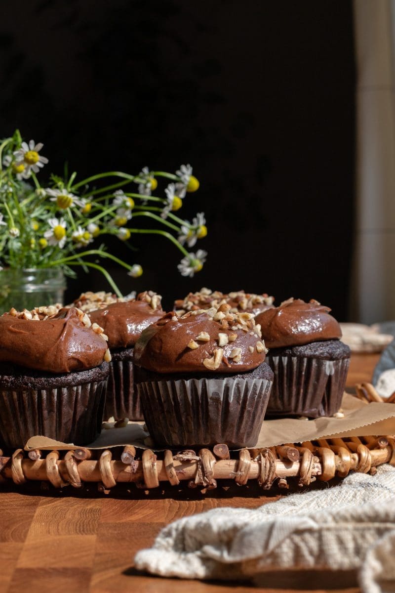 The hazelnut mocha cupcakes on a serving tray.