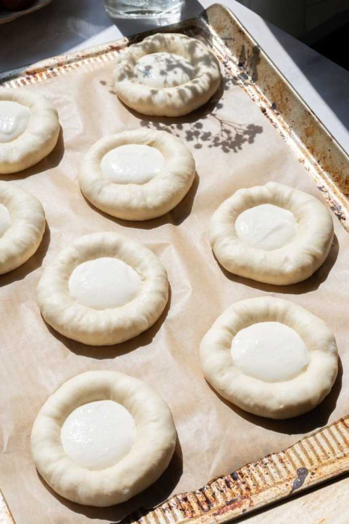 The buns after adding in the cottage cheese filling.