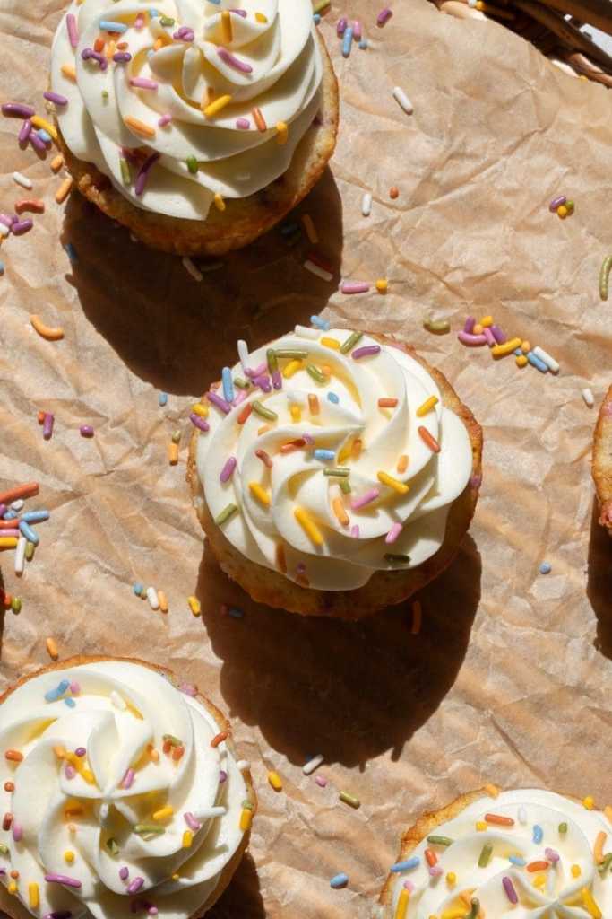 Overhead view of the small batch confetti cupcakes.