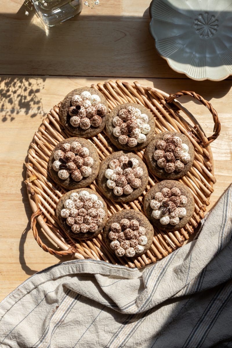 The tiramisu cookies on a serving tray.