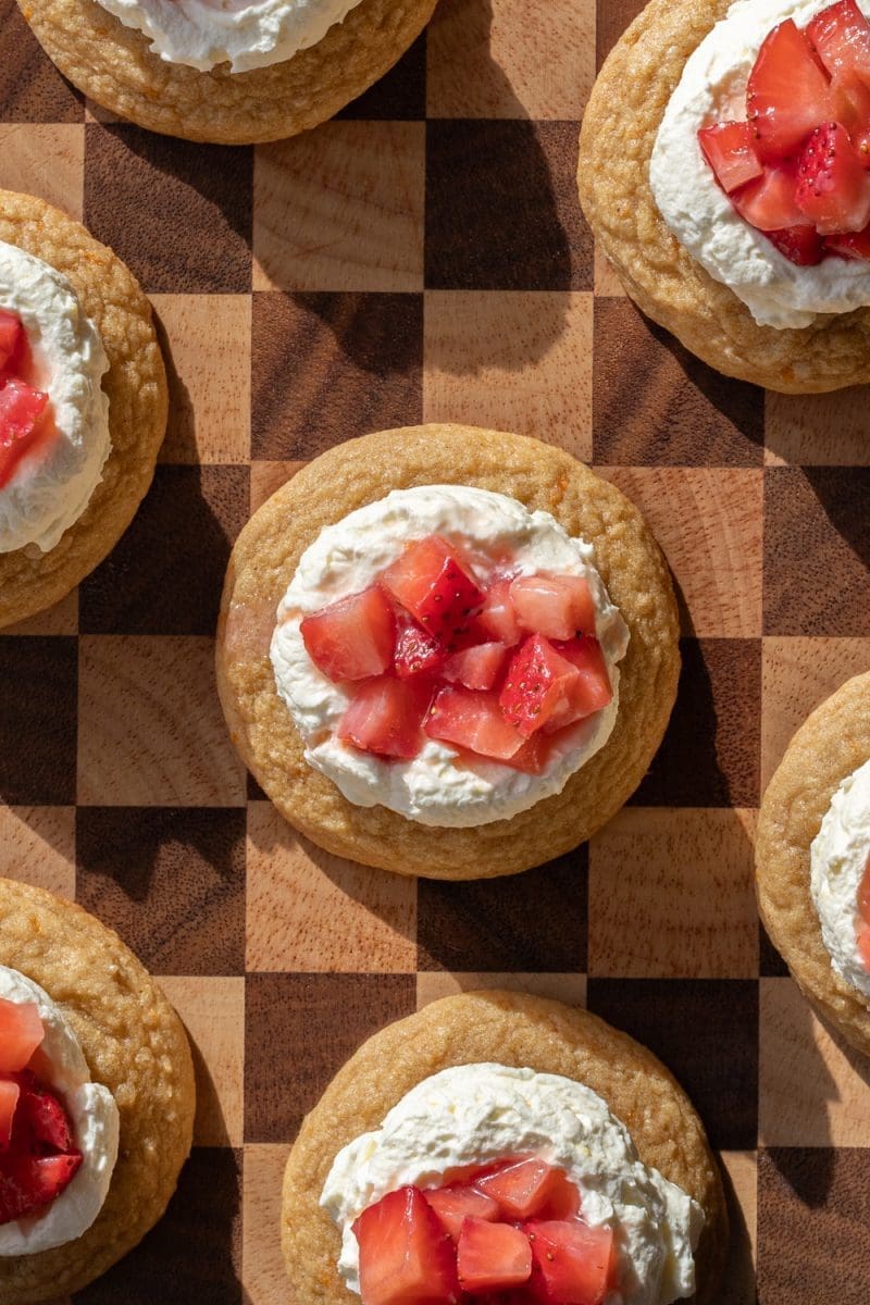 Close up top-down view of the strawberry shortcake cookies.