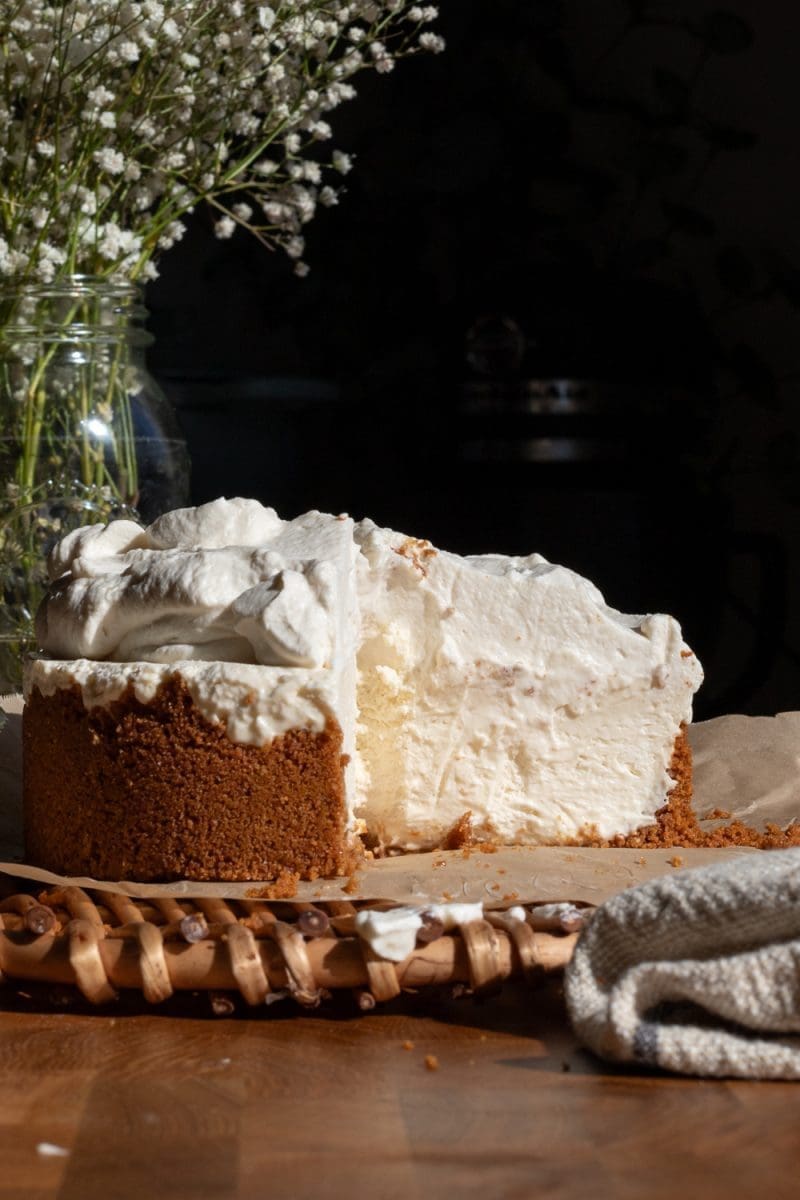 Close up cross-section of the mini no-bake vanilla cheesecake.