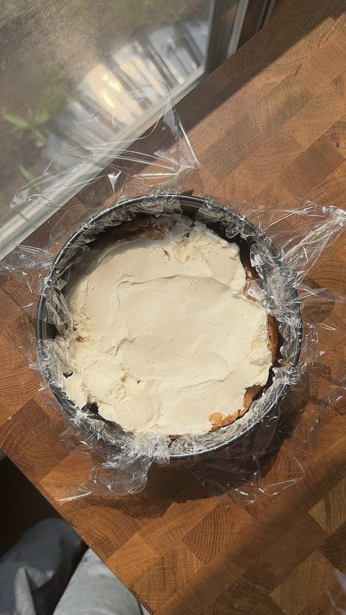 Assembling the cake.